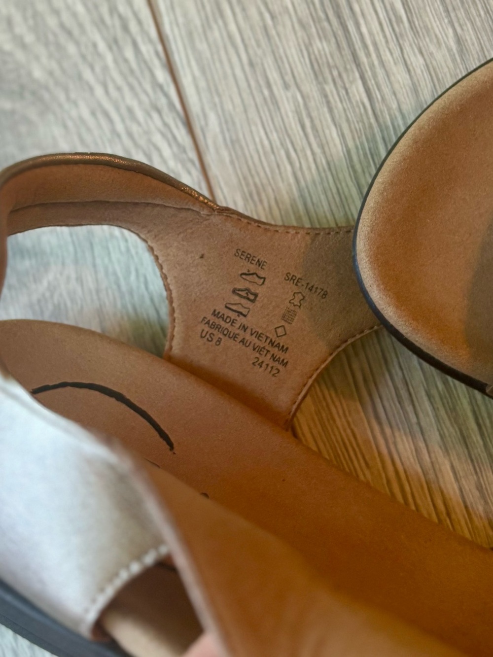 Taos Serene Champagne Metallic Ergonomic Comfort Sandals, 8, Leather + Velcro - Picture 6 of 11